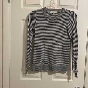 🛍️GUC LOFT sweater w/ tie sleeves XSP 269